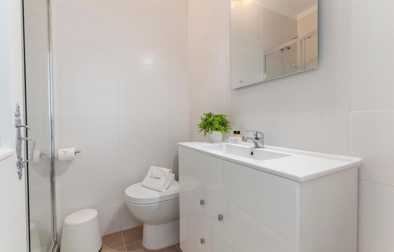 B48 - Olive Tree Street 2 Bed Flat Apartment ลากอส ภายนอก รูปภาพ